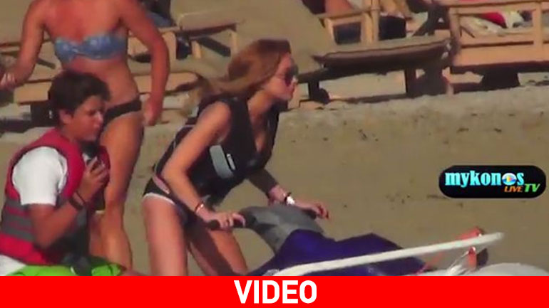 Οι γρήγορες βόλτες της Lohan με τζετ σκι στη Μύκονο!